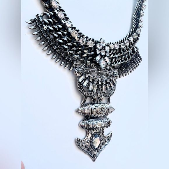 Silver Colored Necklace - Picture 4 of 4